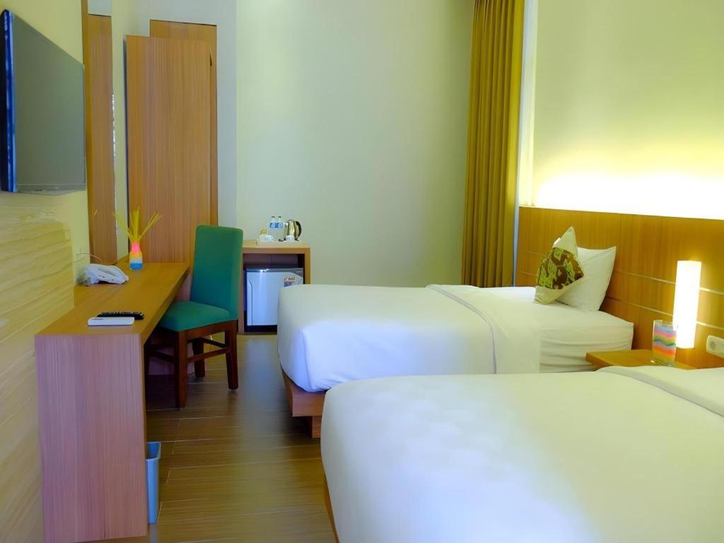 Lotus Hotel Subang Buitenkant foto