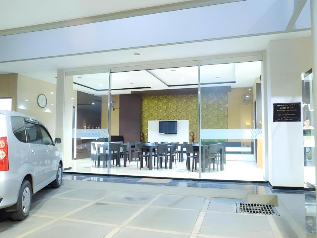 Lotus Hotel Subang Buitenkant foto