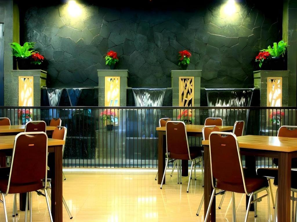 Lotus Hotel Subang Buitenkant foto