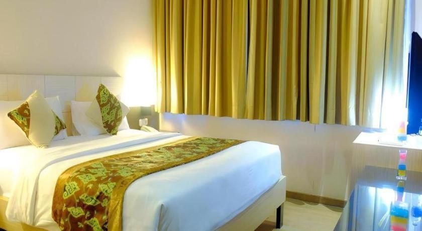 Lotus Hotel Subang Buitenkant foto