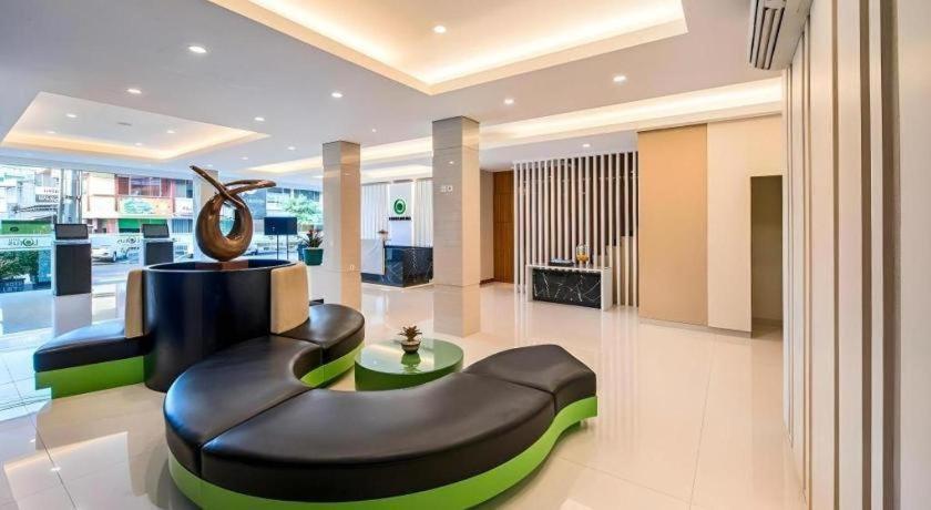 Lotus Hotel Subang Buitenkant foto